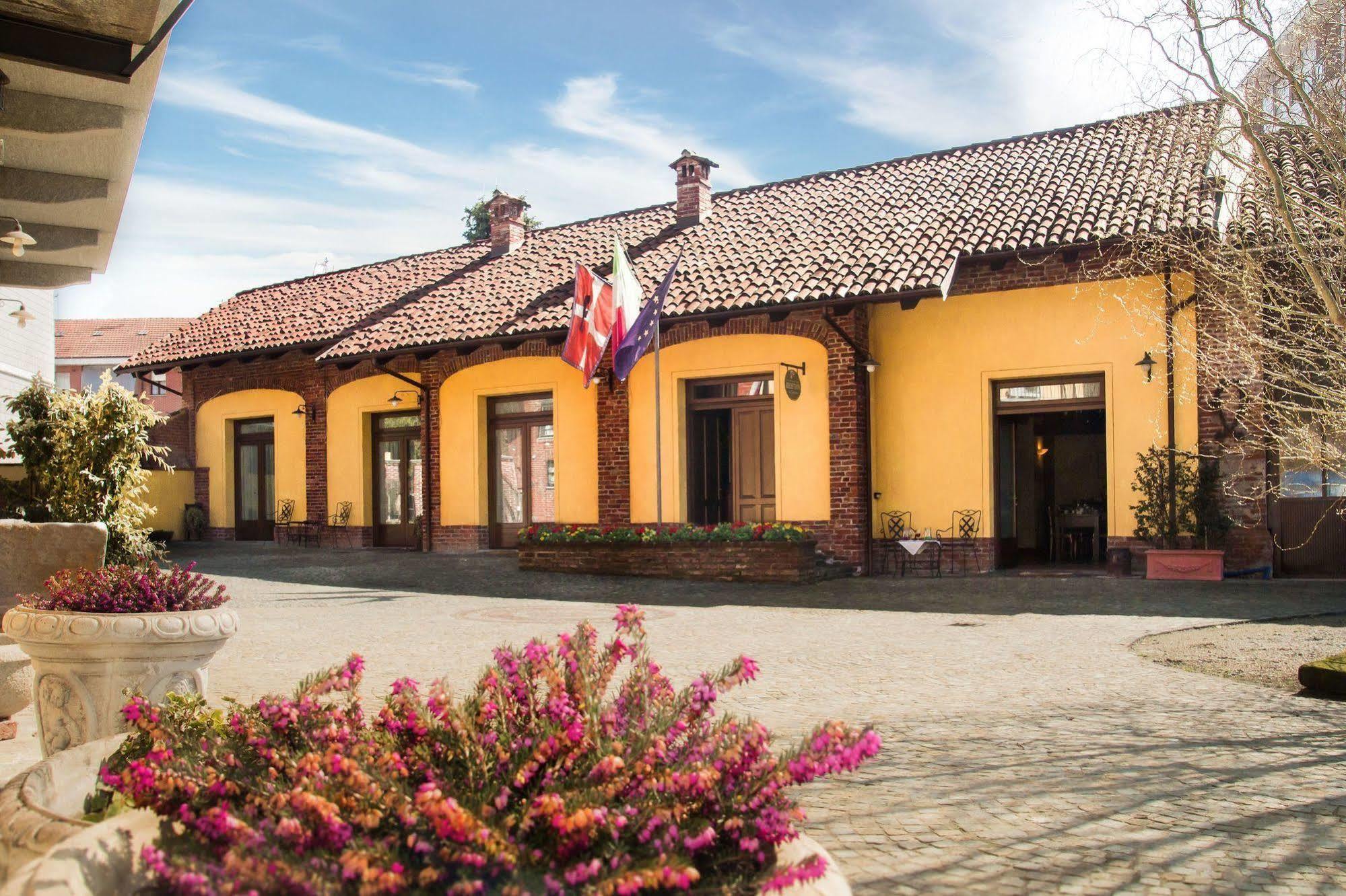 Casa Del Grande Vecchio Bed & Breakfast Airasca Dış mekan fotoğraf